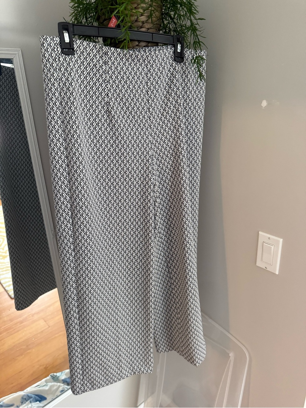 Jules & Leopold Black and White Geometric Pants
